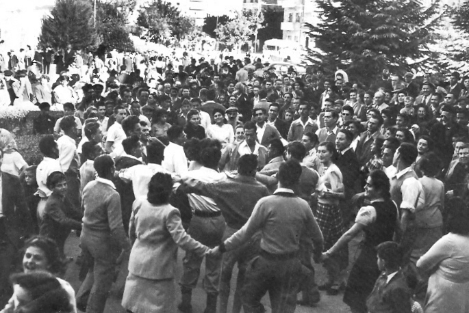 Jew_dancing_hora_29.11.47