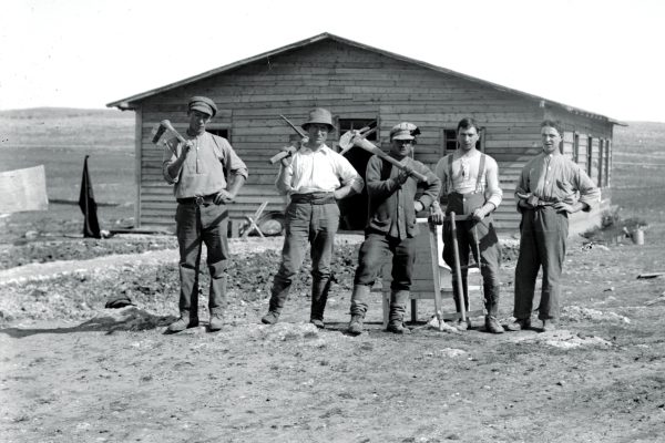 Commencing_a_Jewish_settlement._Types_of_settlers._Approximately_1920_to_1930._matpc.02355