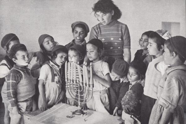 חנוכה בגן ילדים במעברה, 1951 לערך